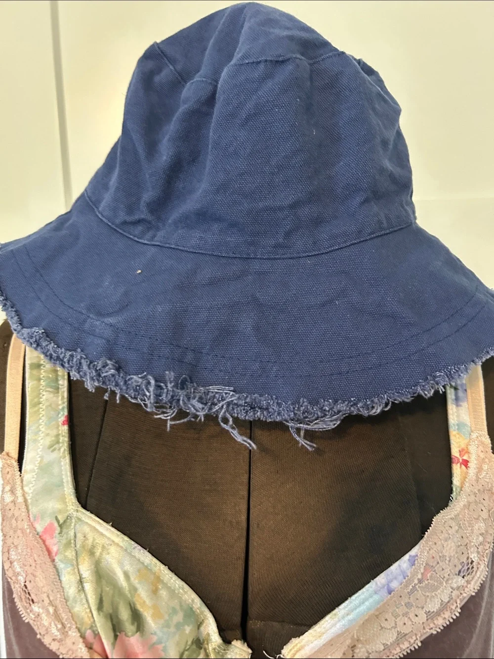 Beachwear hats bucket sear sucker fabric by Shell Flower  blue jean hat tattered